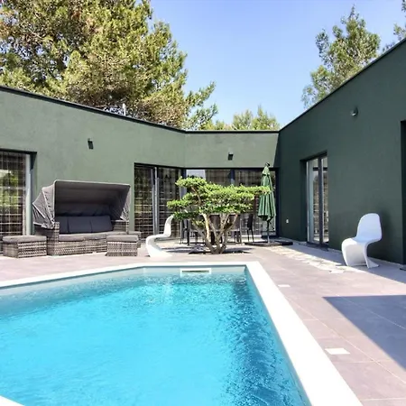 Holiday home Mit Privatpool Fuer 10 Personen Ca 180 Qm In Medulin, Istrien Suedkueste Von Istrien